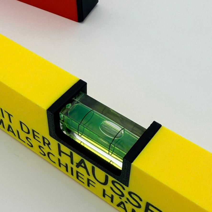 Geschenk zum Einzug Wasserwaage mit Spruch "Damit der Haussegen niemals schief hängt"