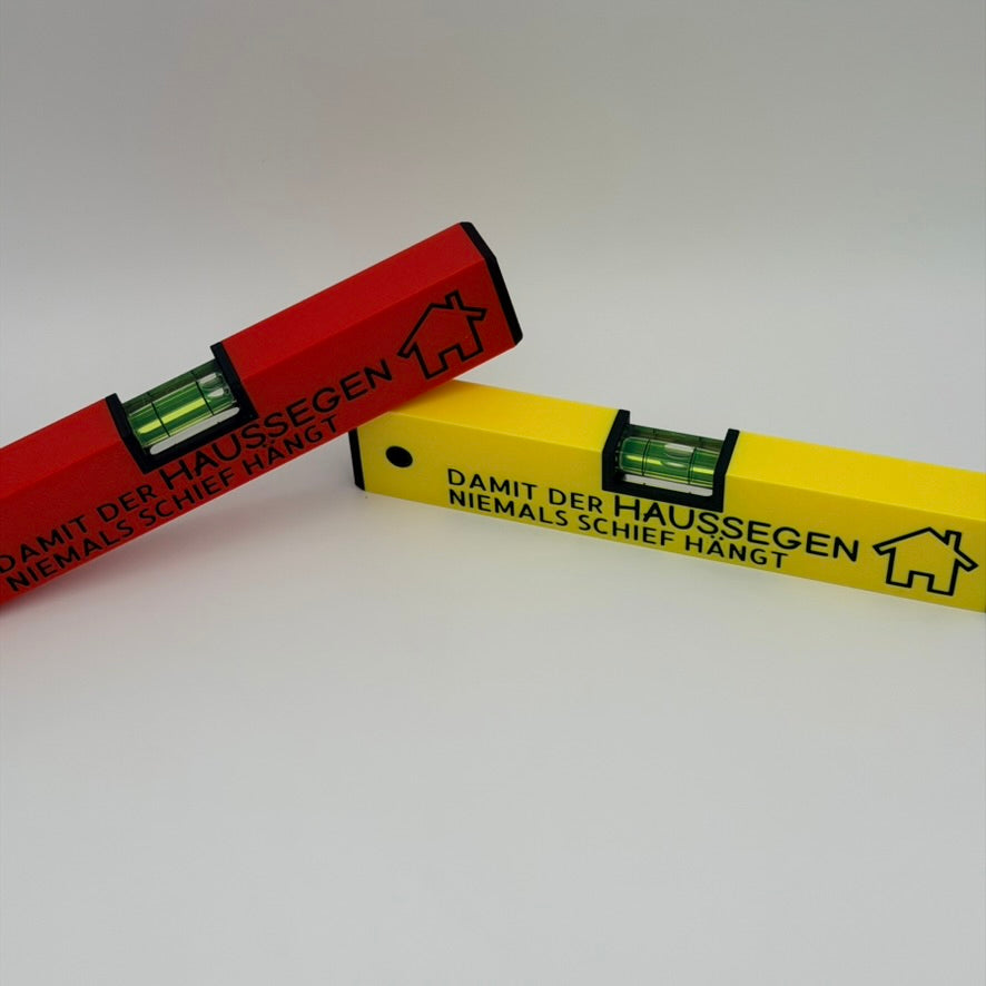Geschenk zum Einzug Wasserwaage mit Spruch "Damit der Haussegen niemals schief hängt"