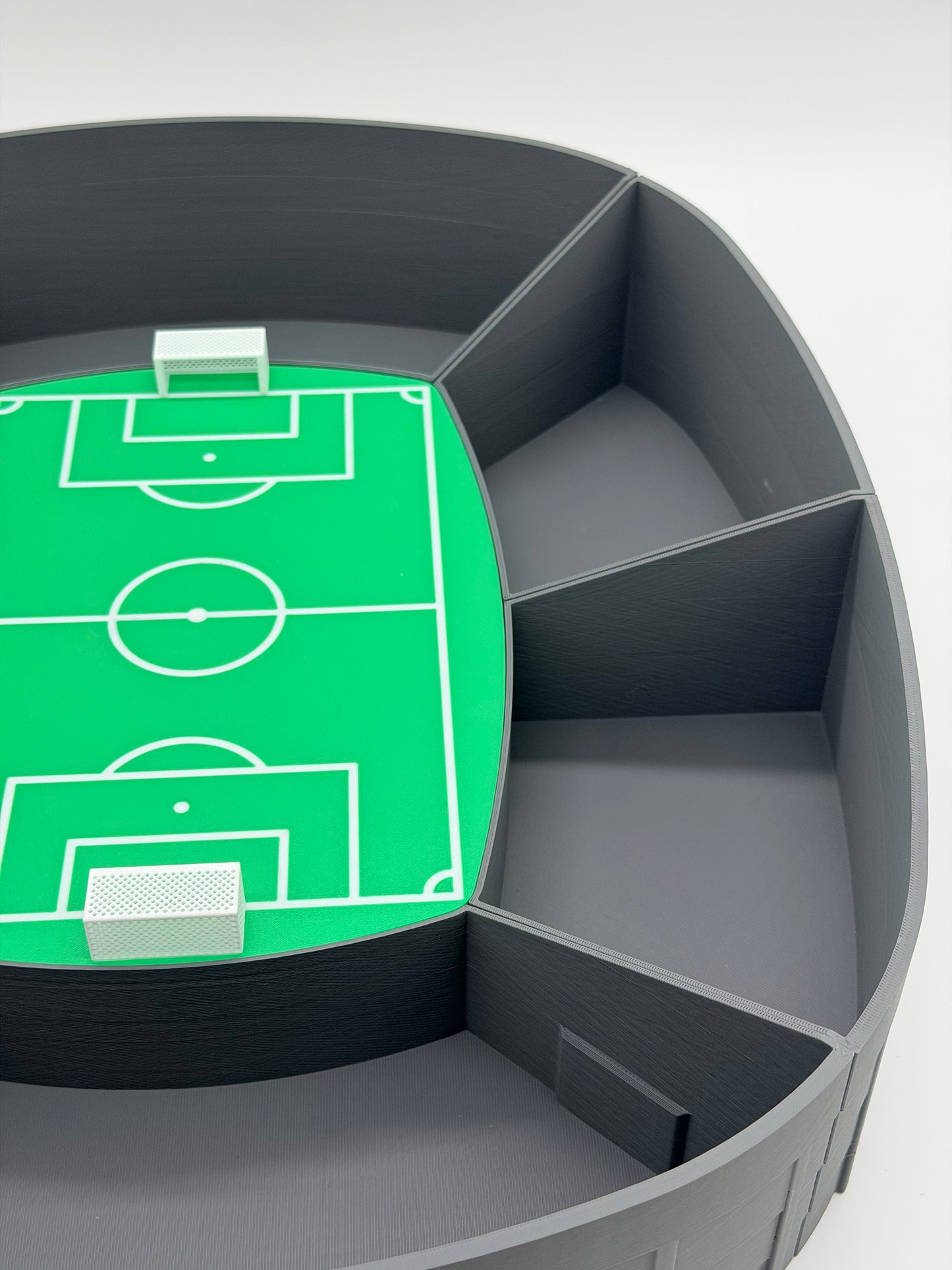 Fußball Snack Stadion XXL | Snackbox für Fußballparty & WM 2026 | Arena Servierplatte mit 6 Fächern
