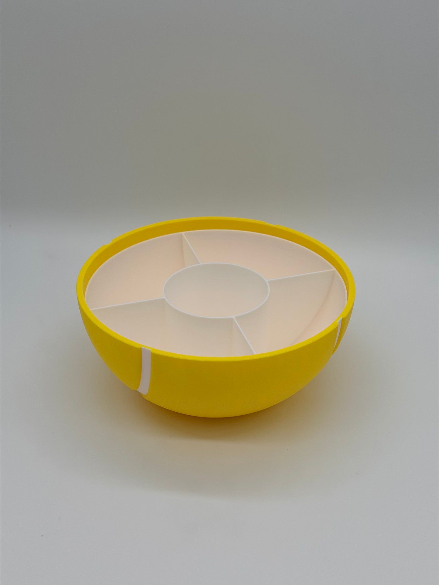 Tennisball Snackschale mit 4 Fächern | Tennis Deko & Geschenk | Snack Schale Gelb Weiß | Servierschale für Snacks | Tennis Geschenkidee