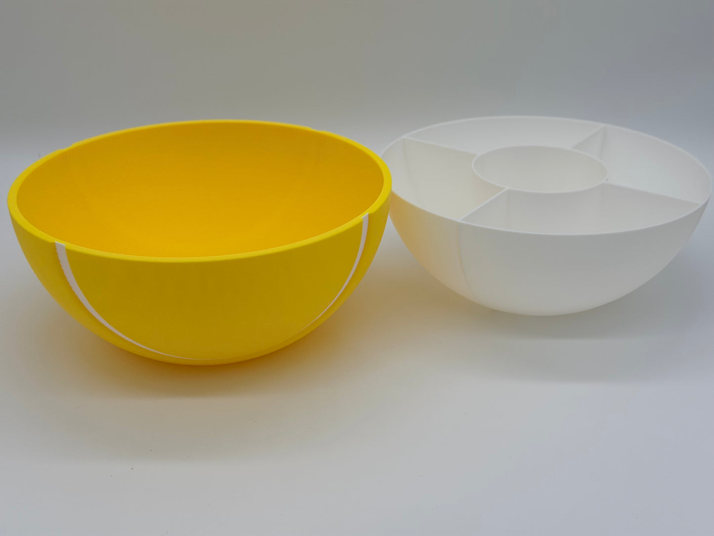 Tennisball Snackschale mit 4 Fächern | Tennis Deko & Geschenk | Snack Schale Gelb Weiß | Servierschale für Snacks | Tennis Geschenkidee