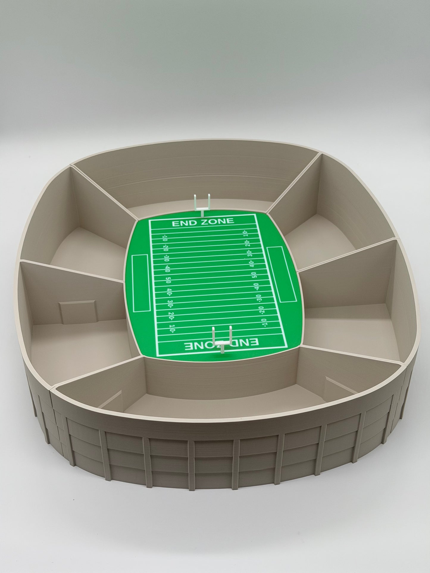 American Football Snack Arena XXL | Football Snackbox mit 6 Fächern | Super Bowl Party Deko | Football Geschenk | Snackschale