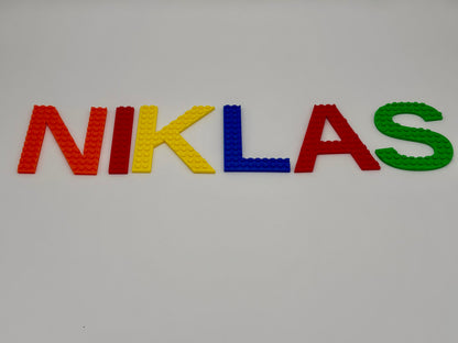 Buchstaben Namen mit Klemmbaustein Noppen